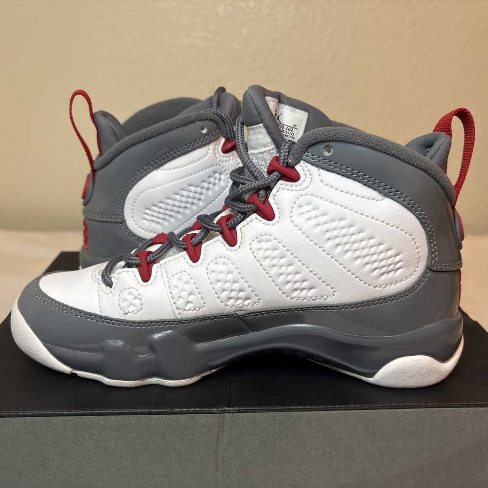 Nike‎ Air Jordan 9 Retro Size 4Y, Fire Red/Cool Grey, 302359-162 - Picture 9 of 16